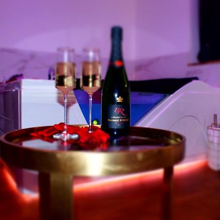 Le Venus - Appartement Spa Privatif Balneo Sauna ディジョン エクステリア 写真